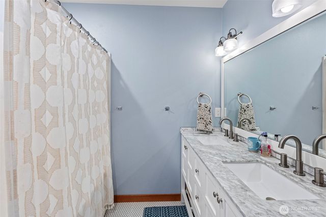 3040 Classic Avenue NE, Bremerton, WA 98310