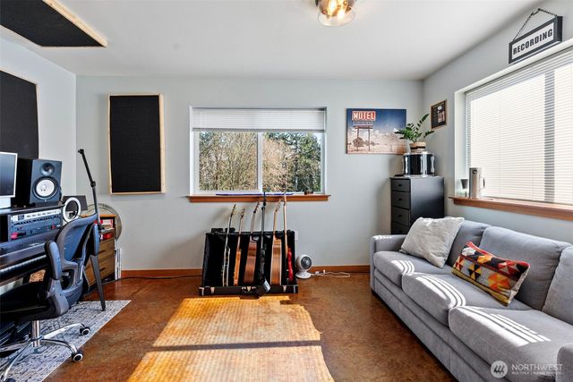 3040 Classic Avenue NE, Bremerton, WA 98310