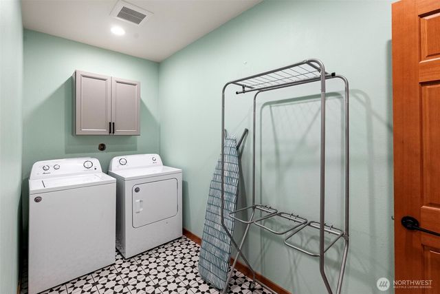 3040 Classic Avenue NE, Bremerton, WA 98310