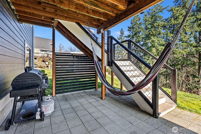 3040 Classic Avenue NE, Bremerton, WA 98310