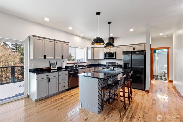 3040 Classic Avenue NE, Bremerton, WA 98310