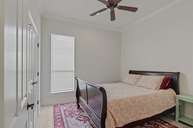 6141 Royal Palms Ct, Gonzales, LA 70737