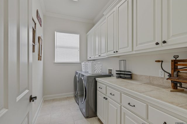6141 Royal Palms Ct, Gonzales, LA 70737