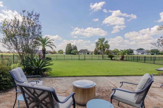 6141 Royal Palms Ct, Gonzales, LA 70737