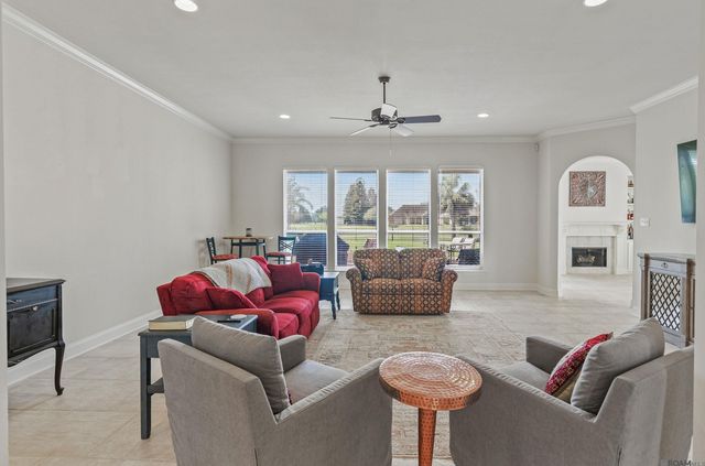 6141 Royal Palms Ct, Gonzales, LA 70737