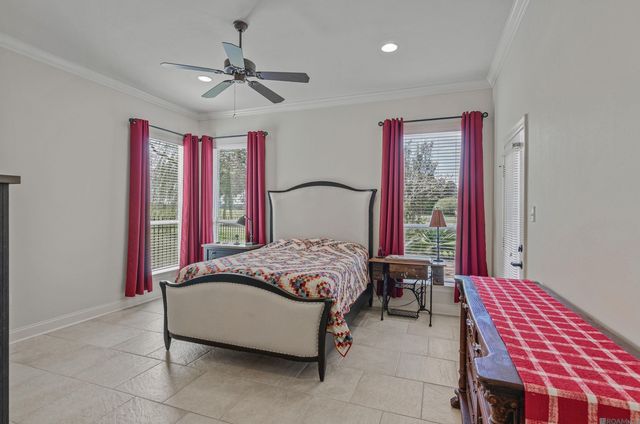 6141 Royal Palms Ct, Gonzales, LA 70737