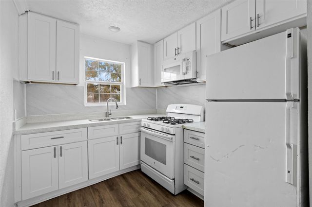 923B Knight Street A2, Houston, TX 77022