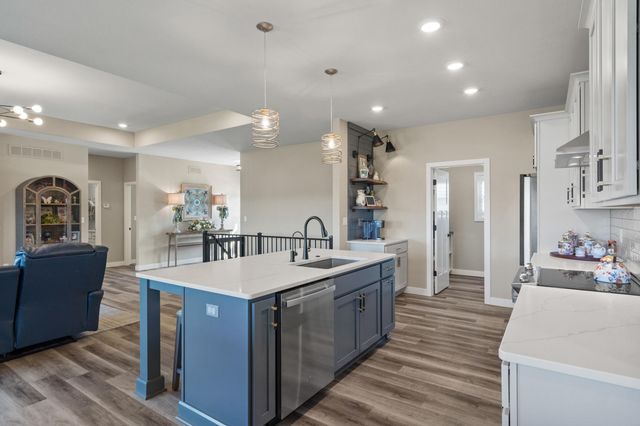 2365 PRIDE MOUNTAIN DR, Columbia, MO 65201