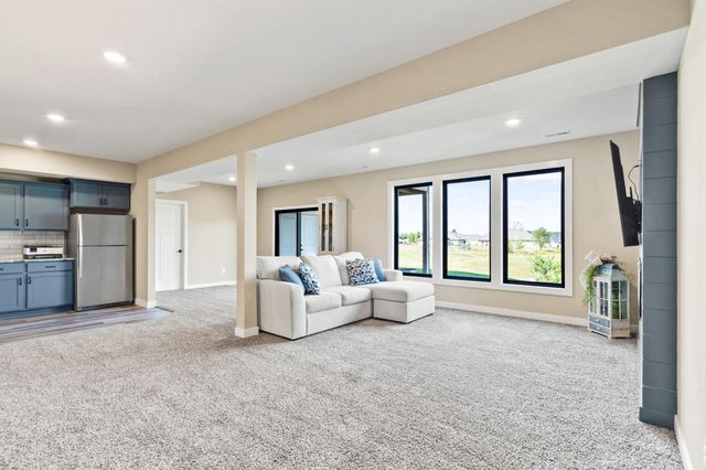 2365 PRIDE MOUNTAIN DR, Columbia, MO 65201