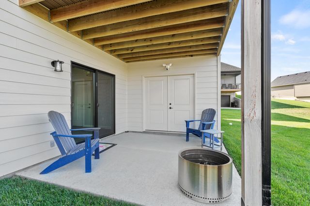 2365 PRIDE MOUNTAIN DR, Columbia, MO 65201