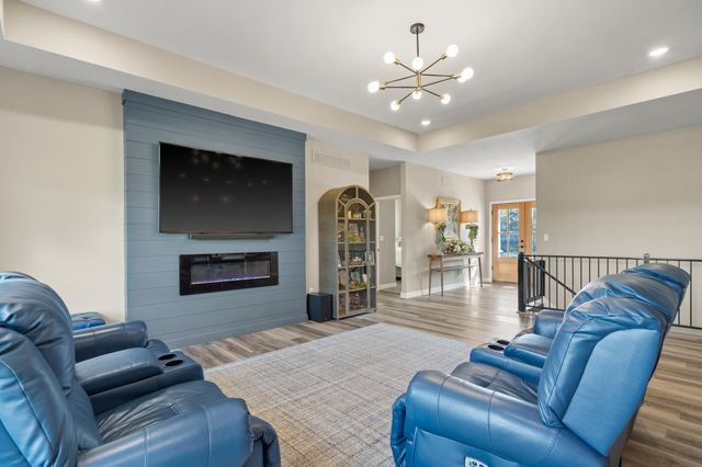 2365 PRIDE MOUNTAIN DR, Columbia, MO 65201