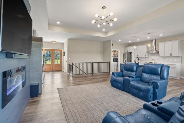 2365 PRIDE MOUNTAIN DR, Columbia, MO 65201