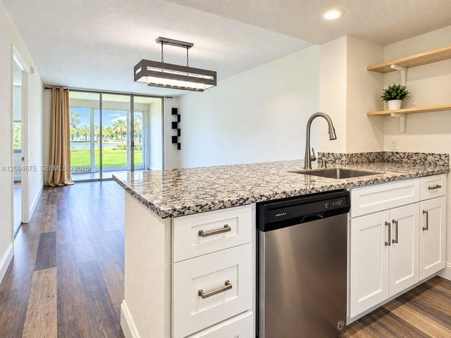 9440 Poinciana Place 106, Davie, FL 33324