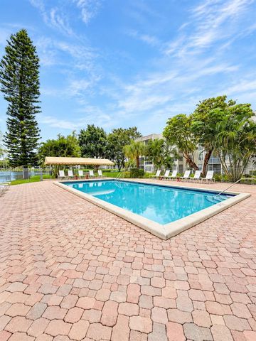 9440 Poinciana Place 106, Davie, FL 33324