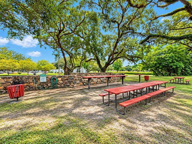 9440 Poinciana Place 106, Davie, FL 33324