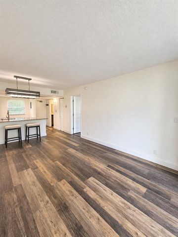 9440 Poinciana Place 106, Davie, FL 33324