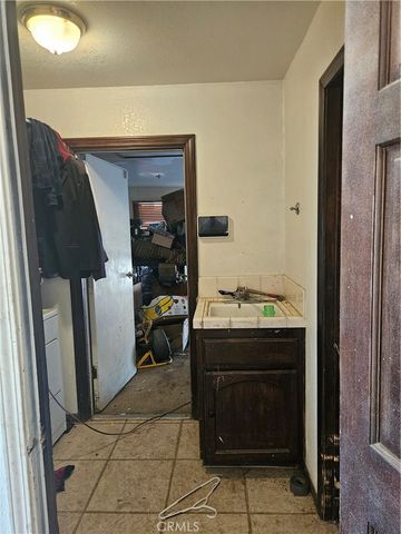 16709 Deodar, Hesperia, CA 92345