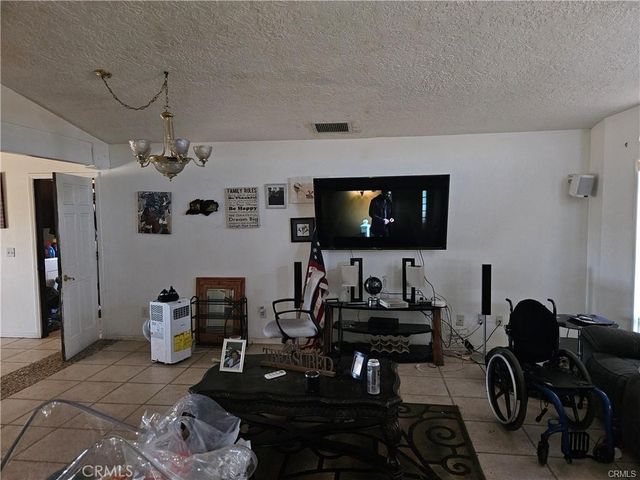 16709 Deodar, Hesperia, CA 92345