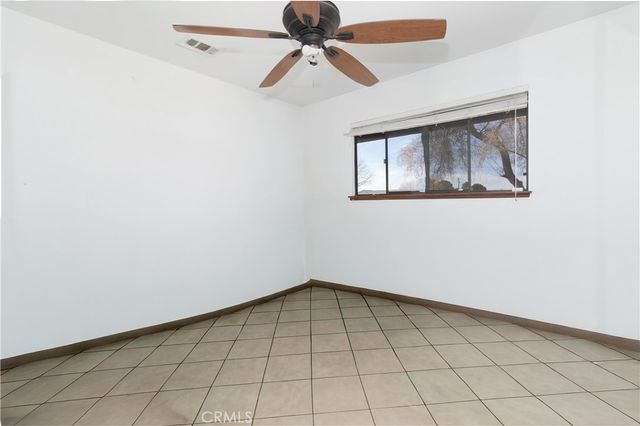 19801 Talihina Road, Apple Valley, CA 92307