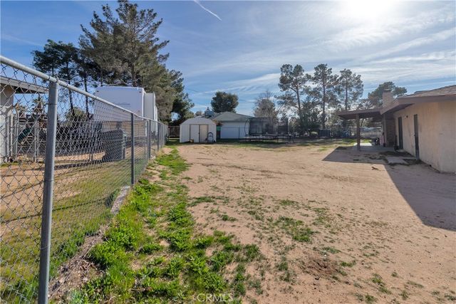 19801 Talihina Road, Apple Valley, CA 92307