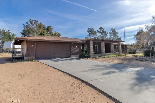 19801 Talihina Road, Apple Valley, CA 92307