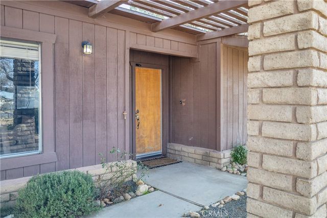 19801 Talihina Road, Apple Valley, CA 92307