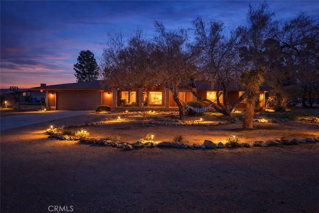 19801 Talihina Road, Apple Valley, CA 92307