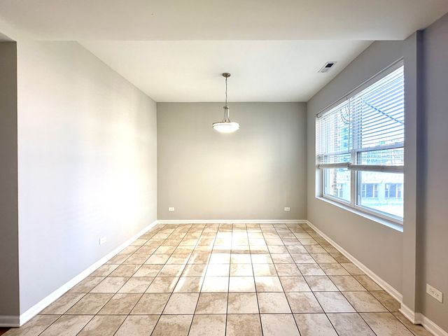 5439 N Broadway Street 3, Chicago, IL 60640