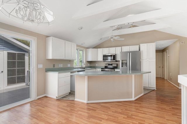 151 Mohawk Trl, Cranston, RI 02921