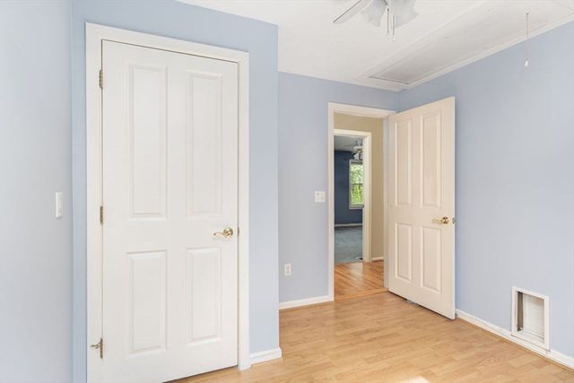 151 Mohawk Trl, Cranston, RI 02921