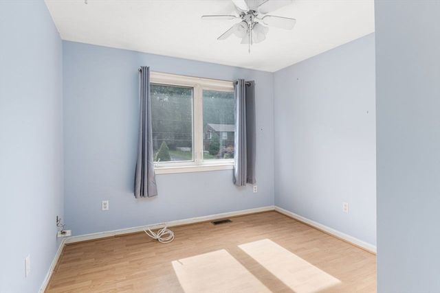 151 Mohawk Trl, Cranston, RI 02921