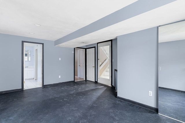 151 Mohawk Trl, Cranston, RI 02921