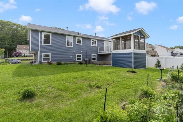 151 Mohawk Trl, Cranston, RI 02921