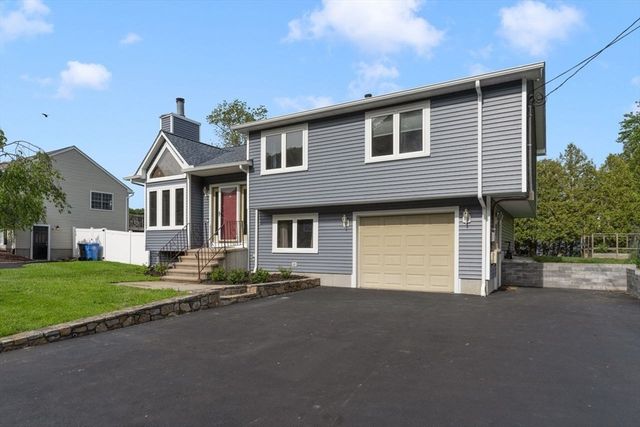 151 Mohawk Trl, Cranston, RI 02921