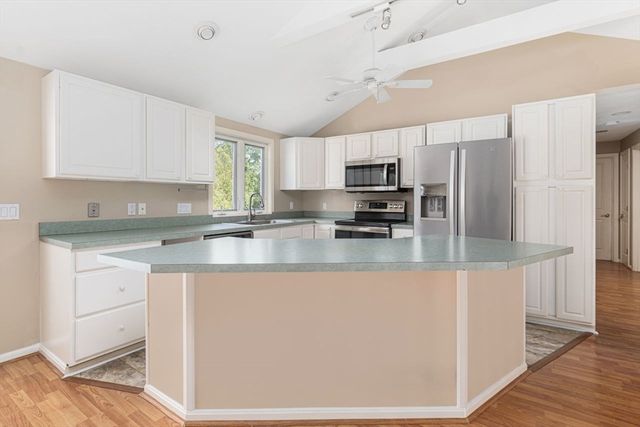 151 Mohawk Trl, Cranston, RI 02921
