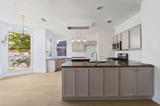 6115 Hillside Lane, Sachse, TX 75048
