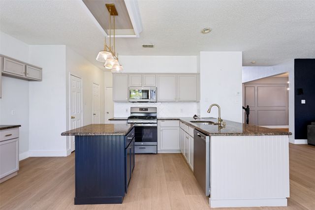 6115 Hillside Lane, Sachse, TX 75048