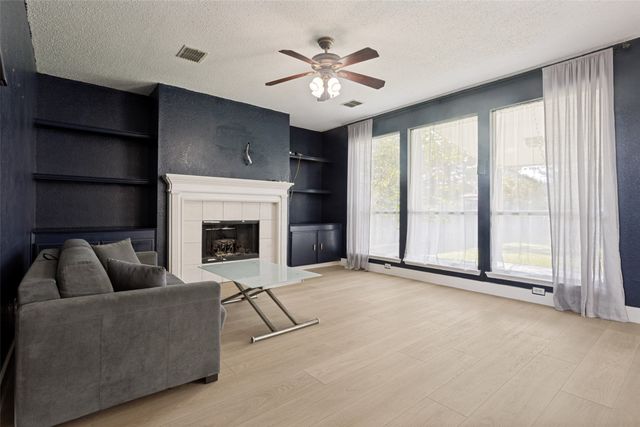 6115 Hillside Lane, Sachse, TX 75048