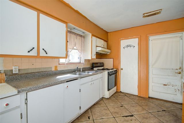 1410 Caplin Street, Houston, TX 77022