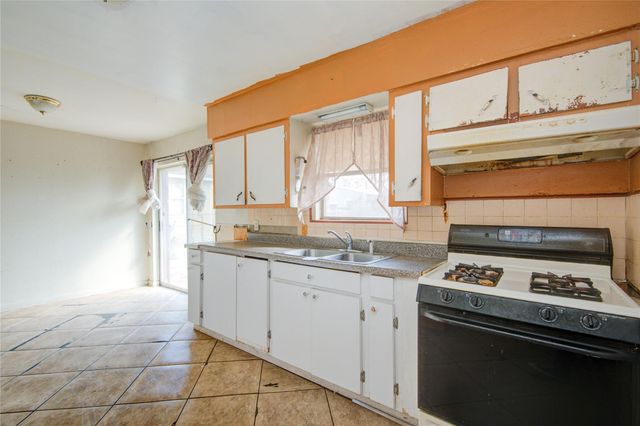 1410 Caplin Street, Houston, TX 77022