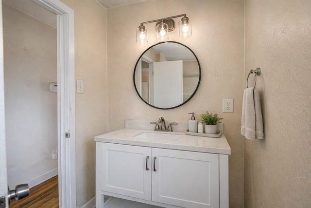 1410 Caplin Street, Houston, TX 77022