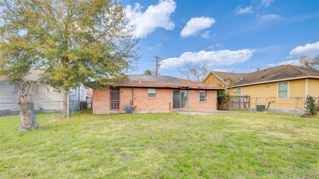 1410 Caplin Street, Houston, TX 77022