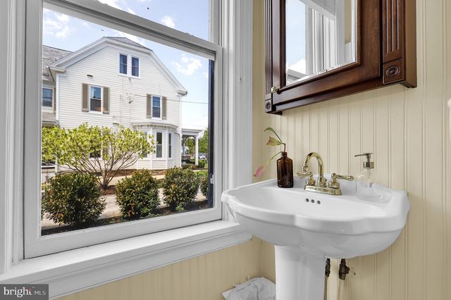 216 E MAIN ST, Middletown, MD 21769