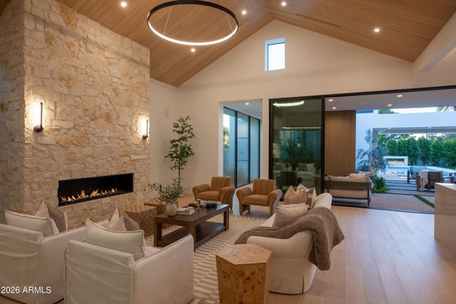 4704 N 40TH Place, Phoenix, AZ 85018