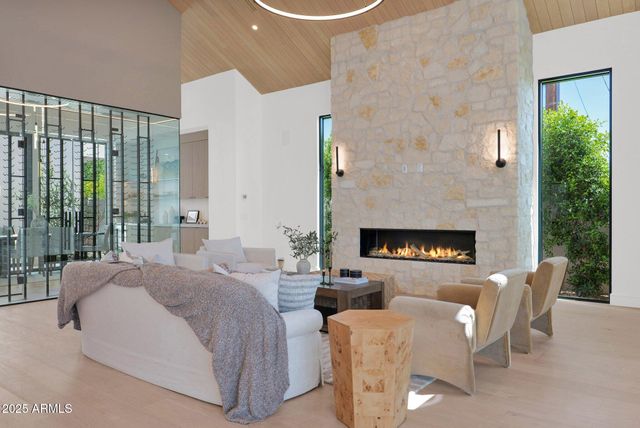 4704 N 40TH Place, Phoenix, AZ 85018