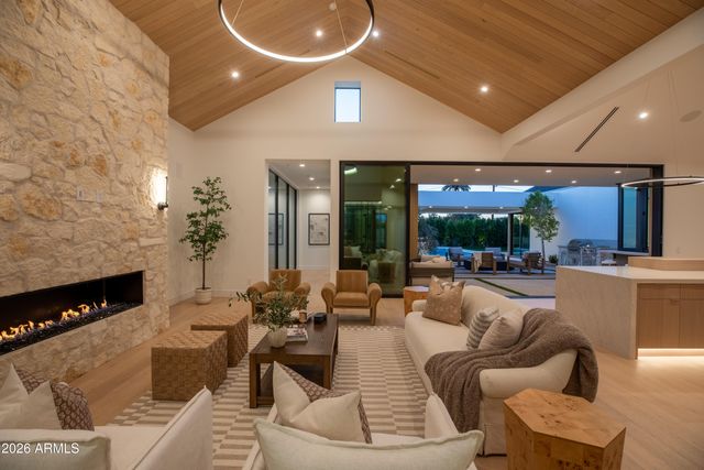 4704 N 40TH Place, Phoenix, AZ 85018