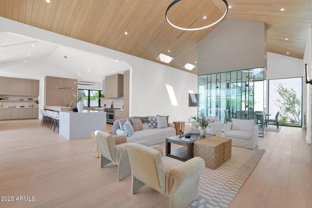 4704 N 40TH Place, Phoenix, AZ 85018