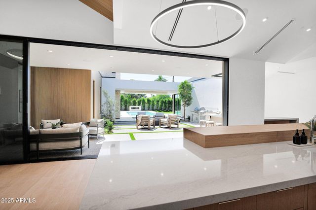 4704 N 40TH Place, Phoenix, AZ 85018