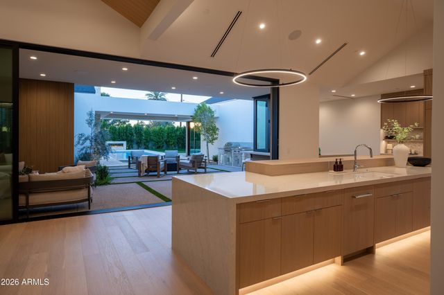 4704 N 40TH Place, Phoenix, AZ 85018