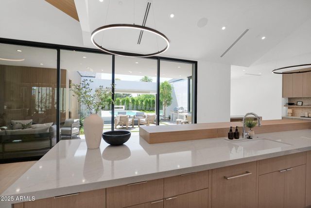 4704 N 40TH Place, Phoenix, AZ 85018